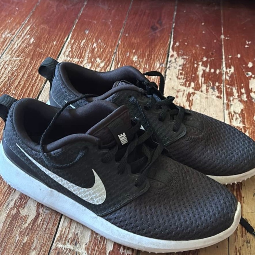 Nike GOLF SHOES 6 youth